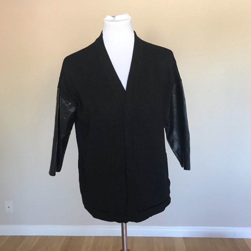 🖤 Zara Black Knit Sweater with Faux Leather Sleeves - Size Medium 🖤